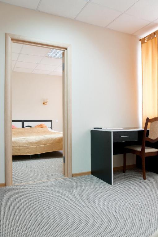 Avenue Hotel Zaslawye Room photo